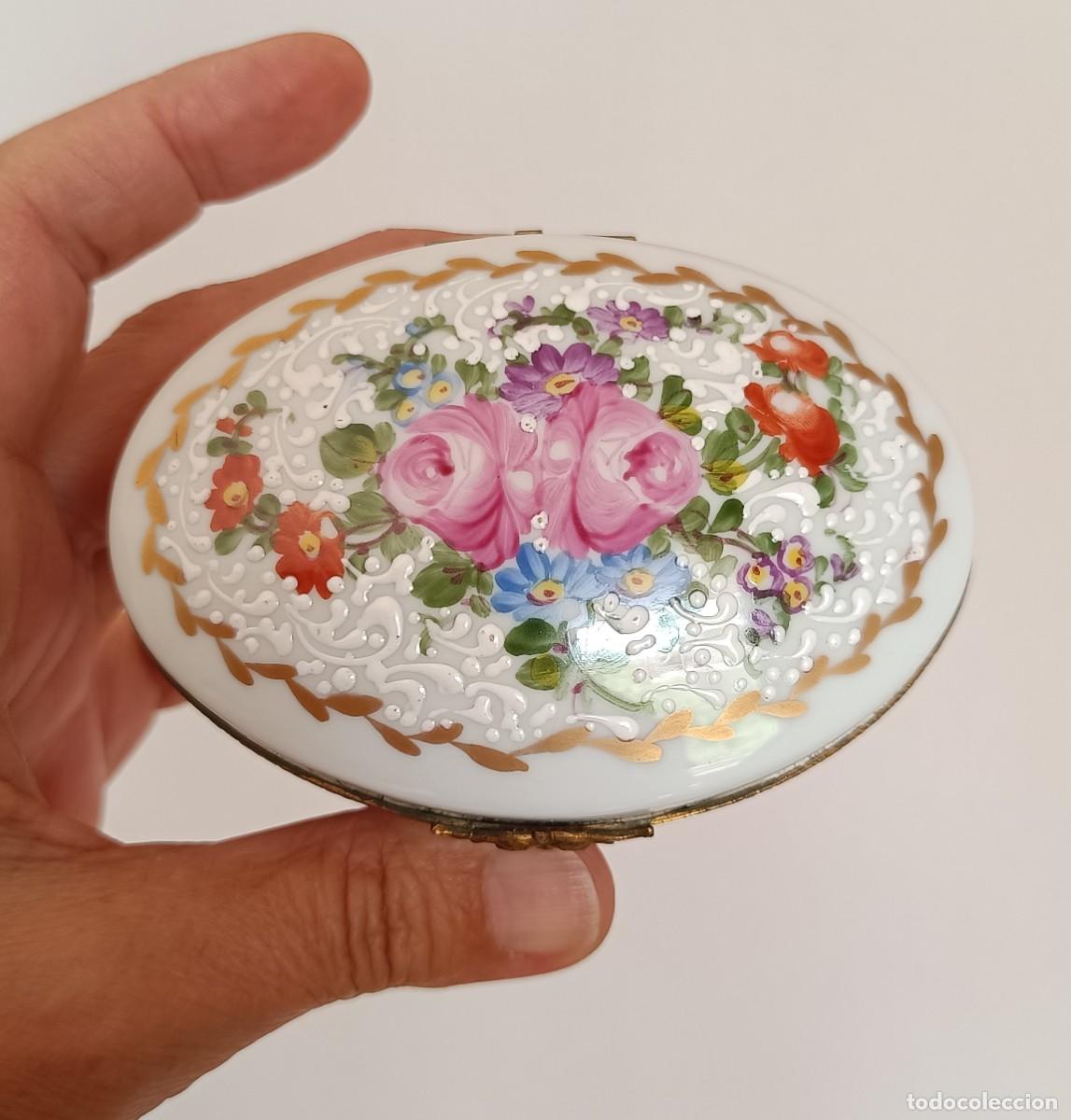 Antiquit&eacute;s: Caja joyero porcelana - Limoges France - Flores relieve - Blanco dorado