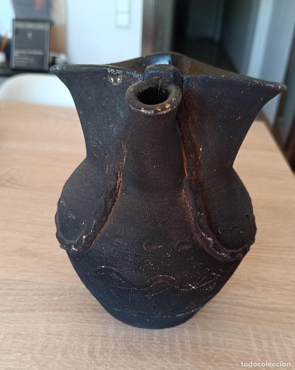 Antig&uuml;edades: Jarra cer&aacute;mica negra - Gundiv&oacute;s Galicia - Firmada El&iacute;as Gonz&aacute;lez - Artesanal
