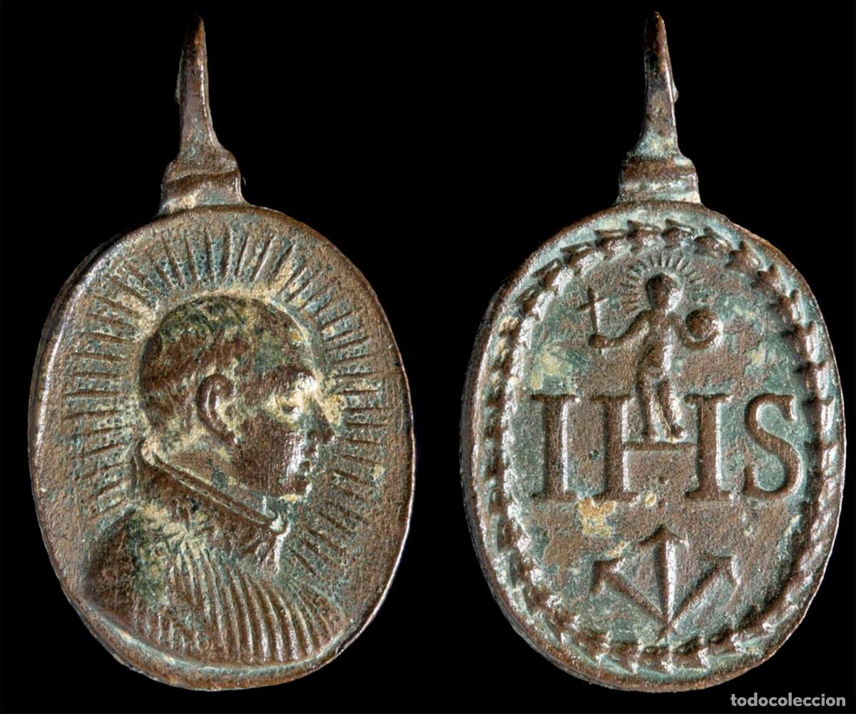 Antiquit&auml;ten: Religious medal, Nomina Sacra, XVI-XVII centuries - 28x16 mm.
