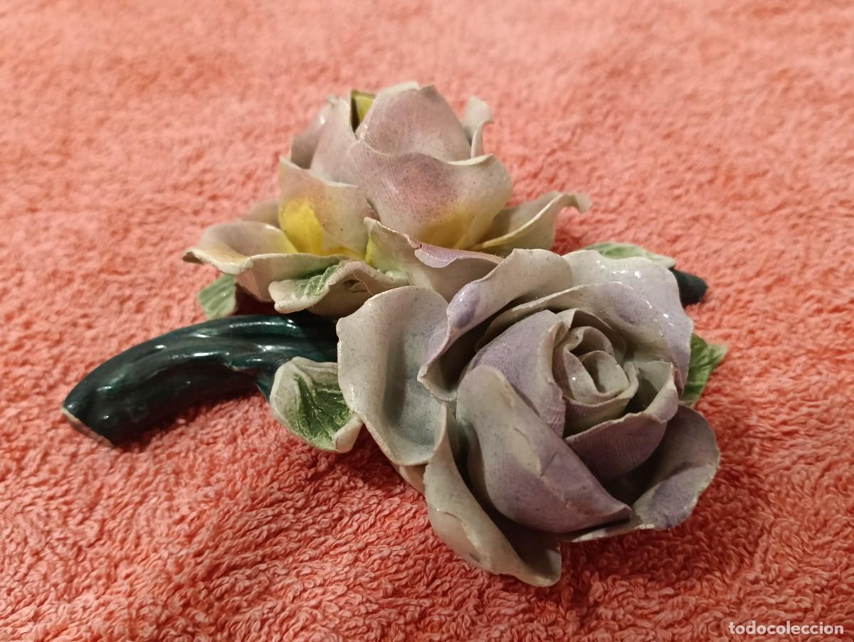 Oggetti Antichi: Flor de porcelana italiana Capodimonte con motivos florales