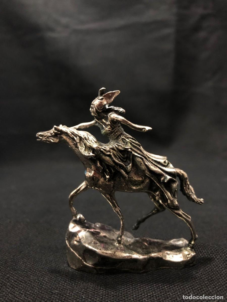 Antig&uuml;edades: Preciosa figura miniatura ecuestre de Amazona a caballo - Plata maciza punzonada - 60,18 gr