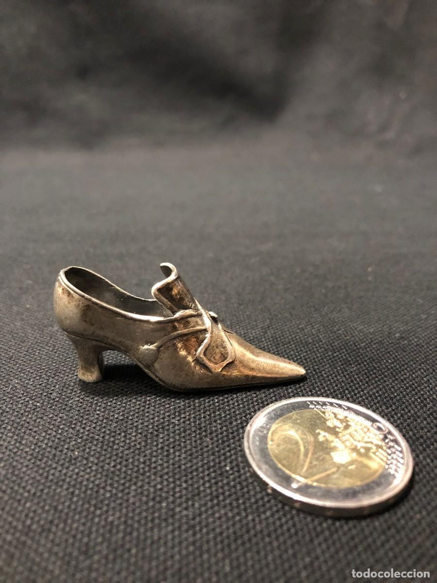 Antig&uuml;edades: Antigua miniatura de plata maciza con forma de zapato / escarp&iacute;n de &eacute;poca - Punzonado - 32,06 gramos