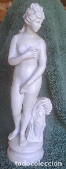 Antig&uuml;edades: Estatua Venus P&uacute;dica - Porcelana Biscuit Hertwig & Co. Katzh&uuml;tte (c. 1914-1930)