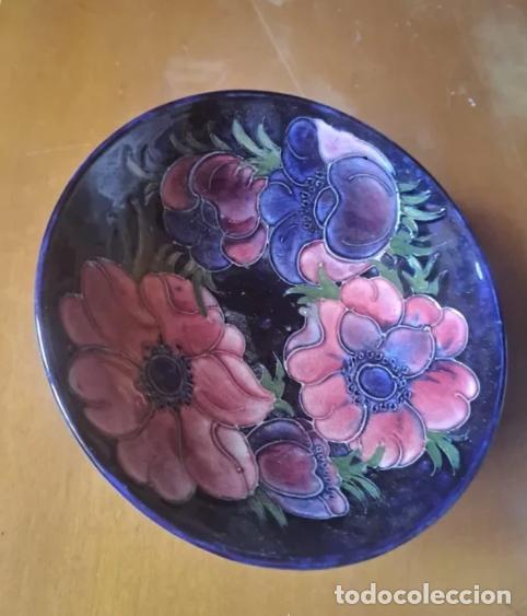 Antig&uuml;edades: plato decorativo de Moorcroft