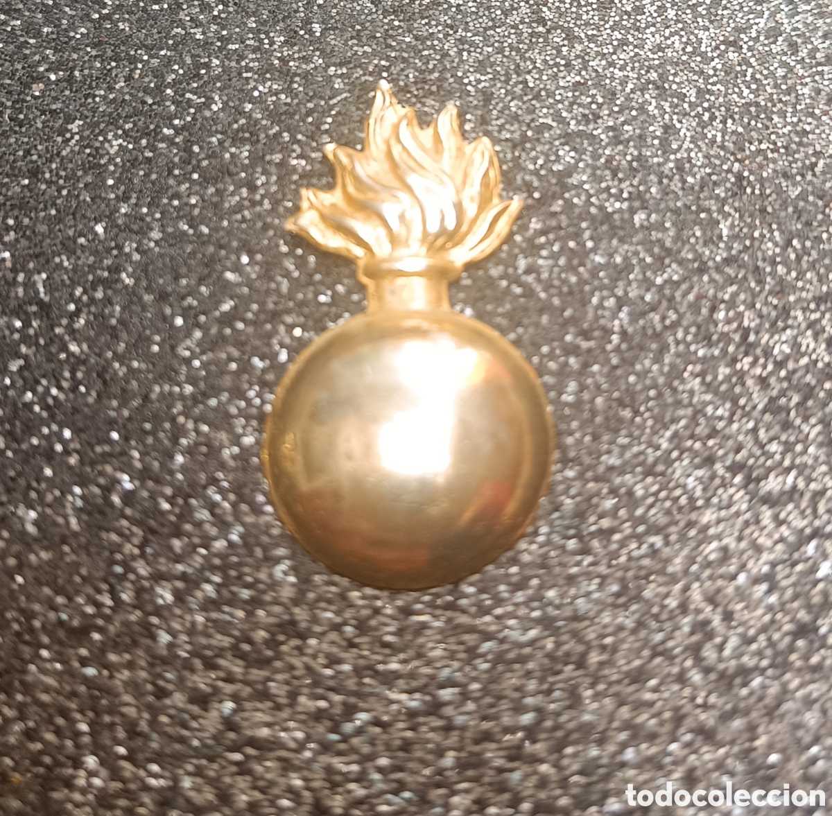 Antig&uuml;edades: Insignia Militar Granada Llameante