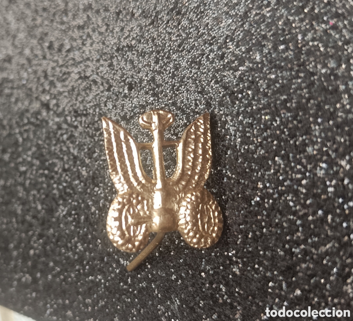 Antig&uuml;edades: Insignia Militar Cuerpo Cuello/Solapa