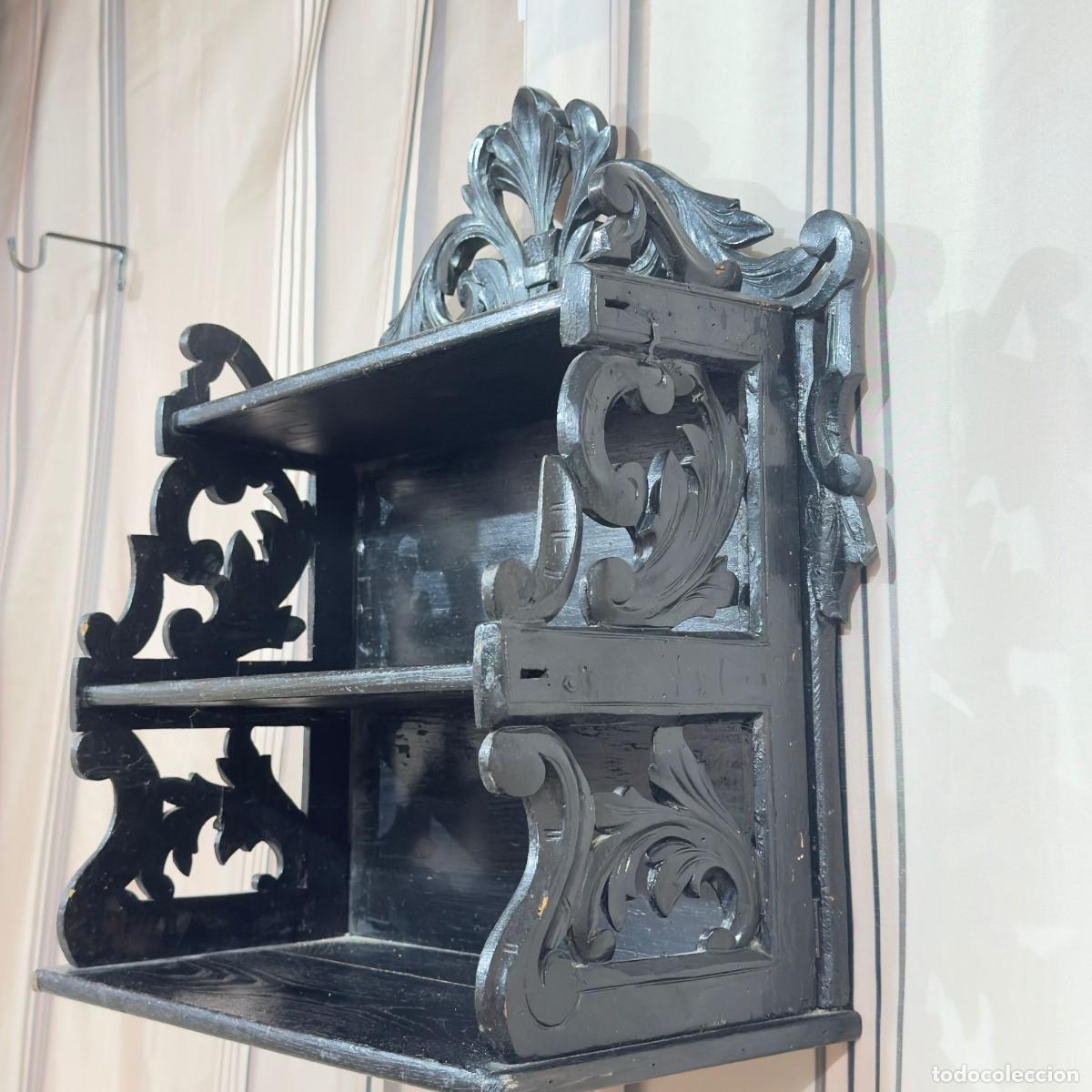 Antig&uuml;edades: Estanter&iacute;a de pared antigua de la Selva Negra