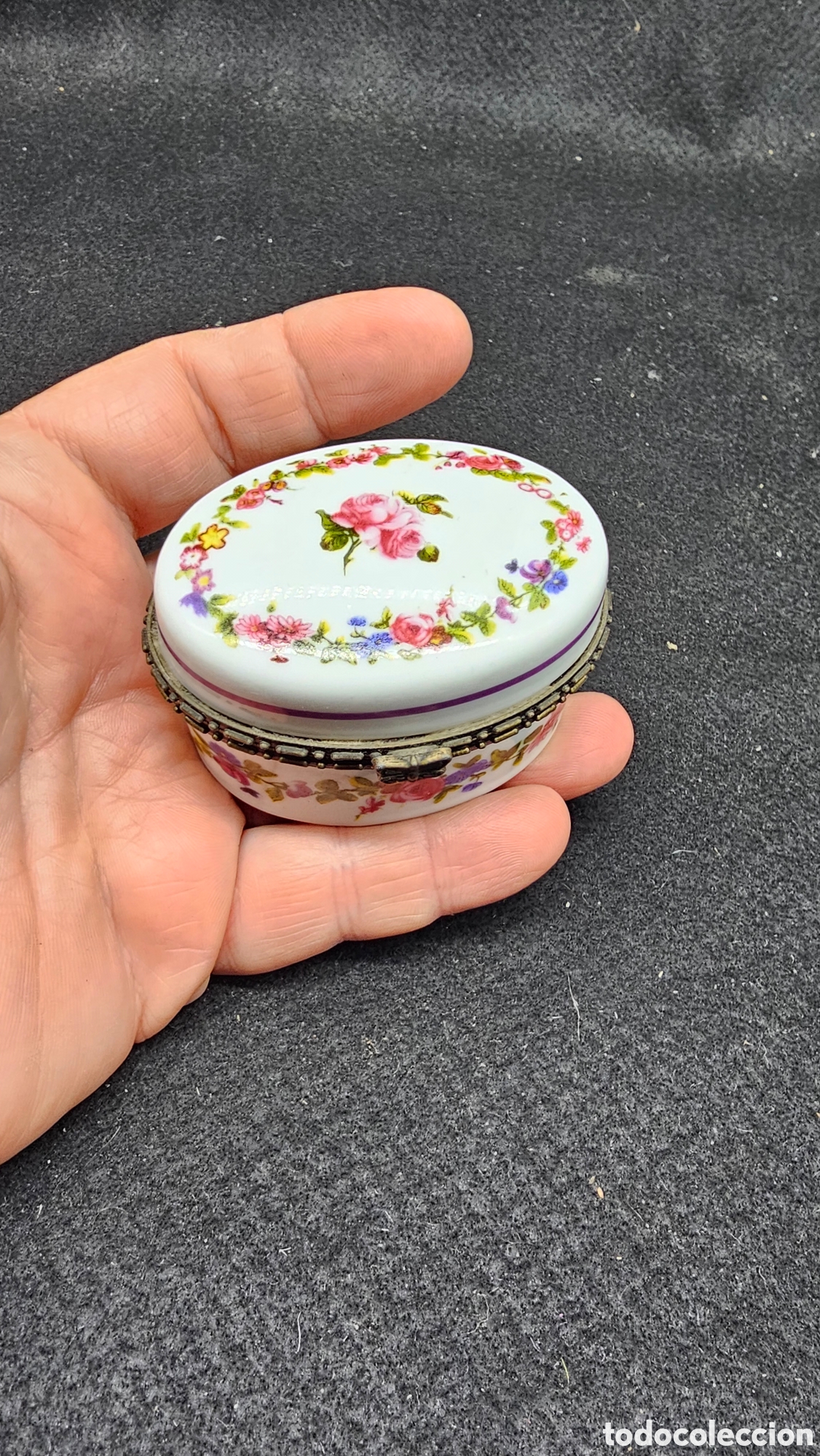 Antig&uuml;edades: Cajita de porcelana de colecci&oacute;n