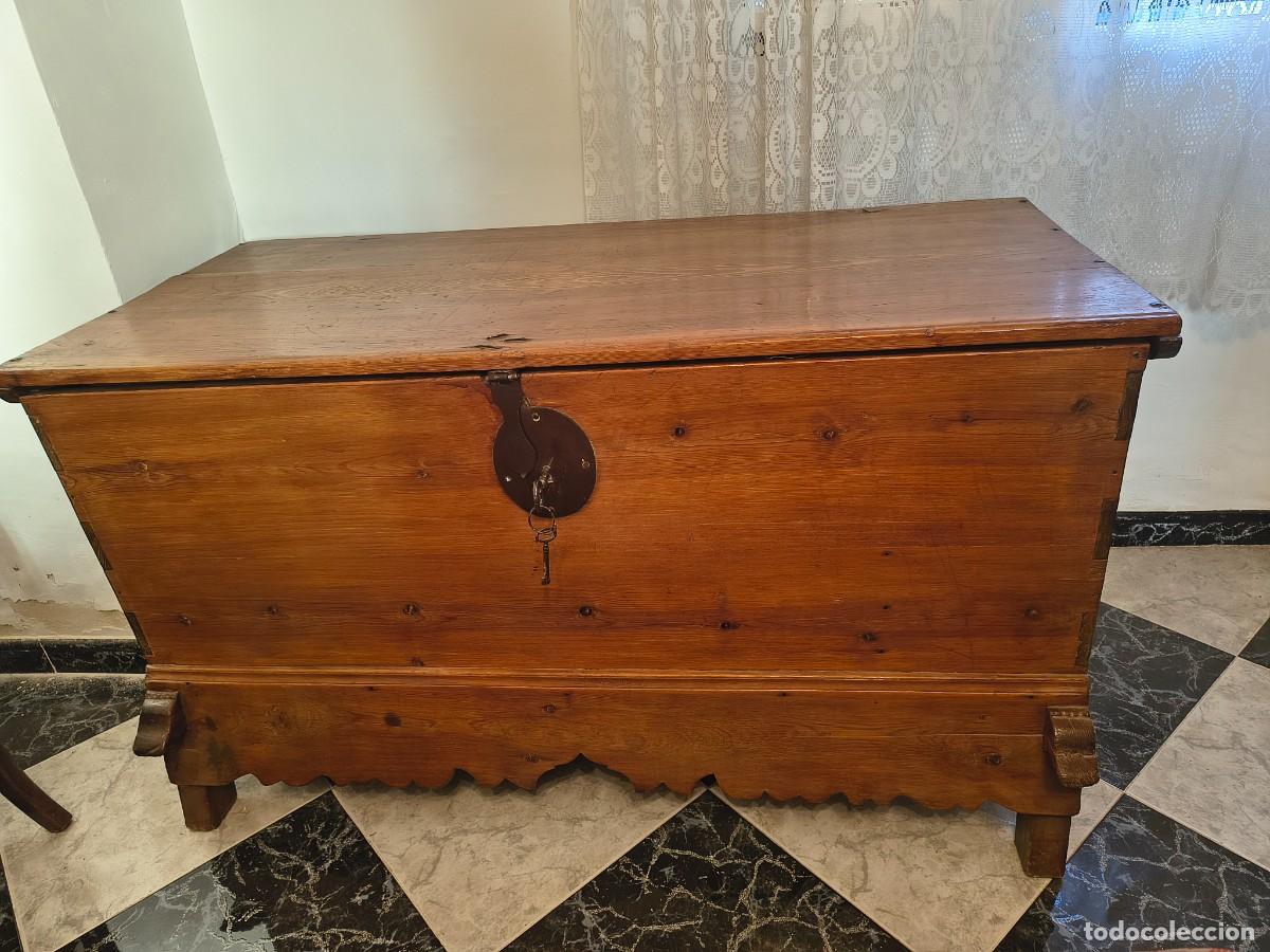 Antiques: Mueble Antiguo De Cortijo Andaluz - Madera Maciza - Gran Arc&oacute;n, con herrajes originales y llave.