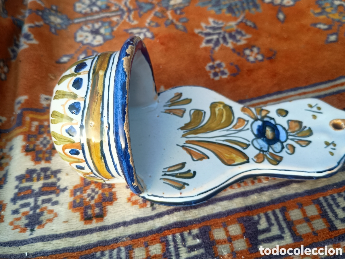 Antig&uuml;edades: Benditera Talavera firmado - Foto 4