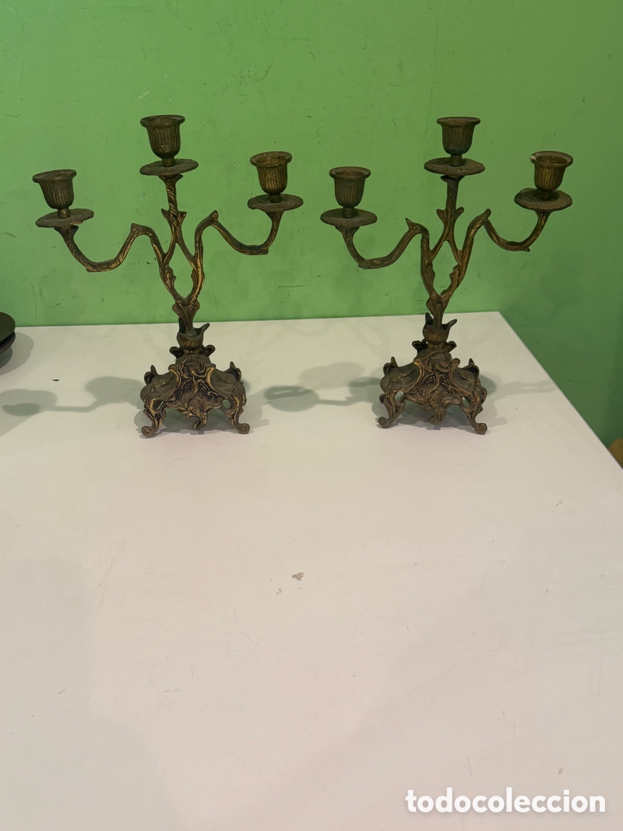 Antig&uuml;edades: Pareja de candelabros antiguos de bronce estilo Art Nouveau Modernista siglo XIX .Medidas (30x22 cm)