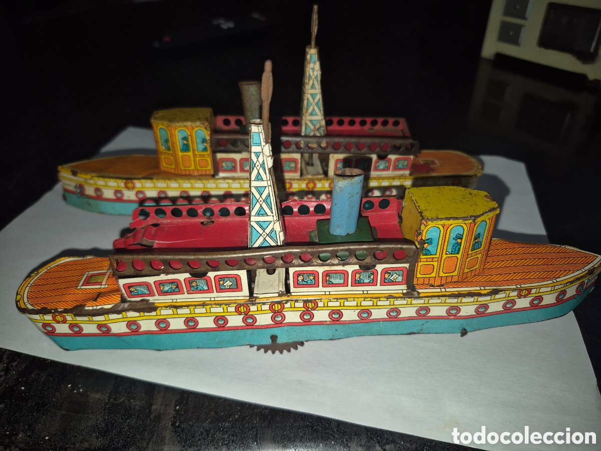 Antig&uuml;edades: 2 barcos de hojalate de Rico
