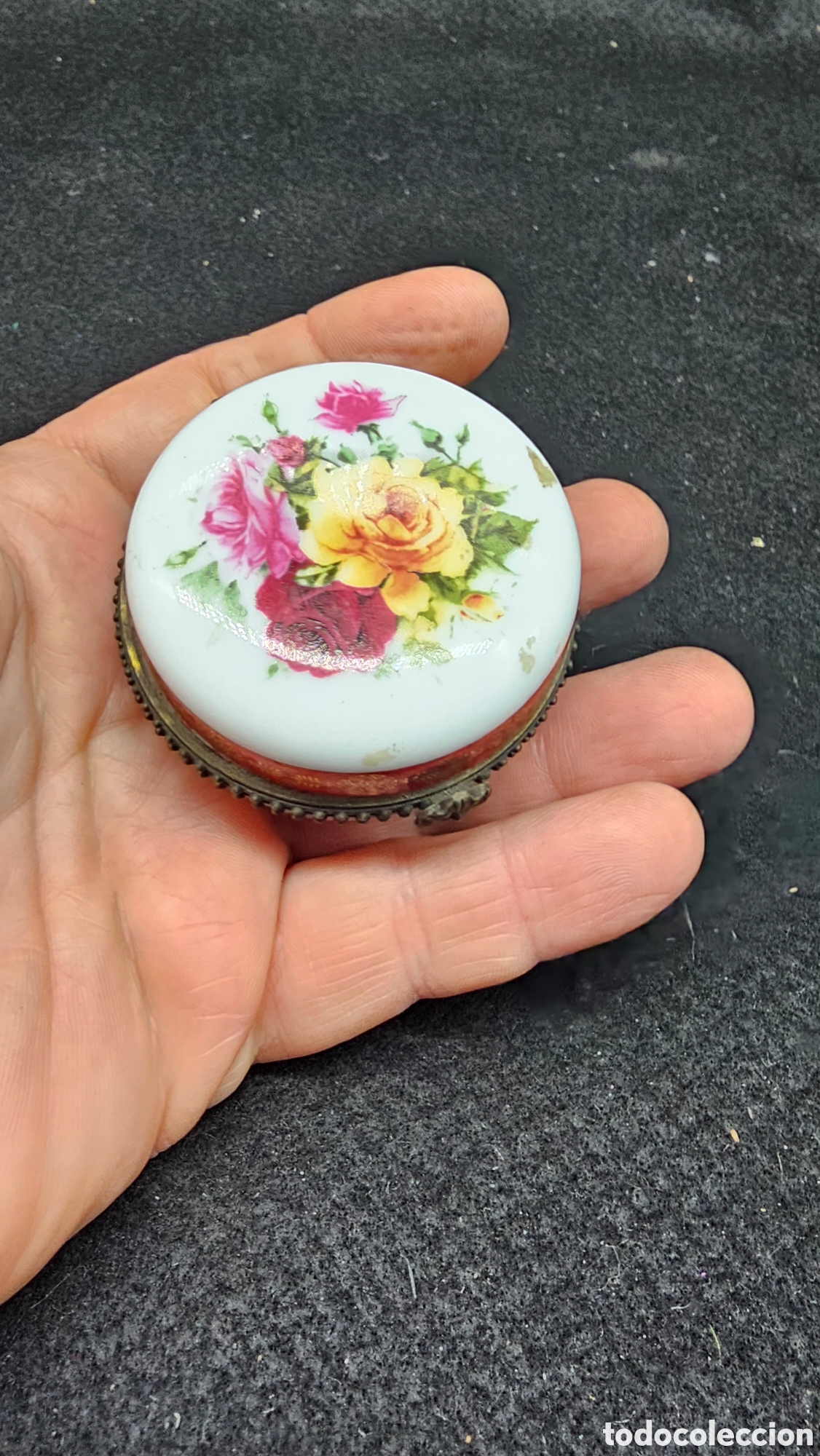 Antig&uuml;edades: Cajita de porcelana de colecci&oacute;n