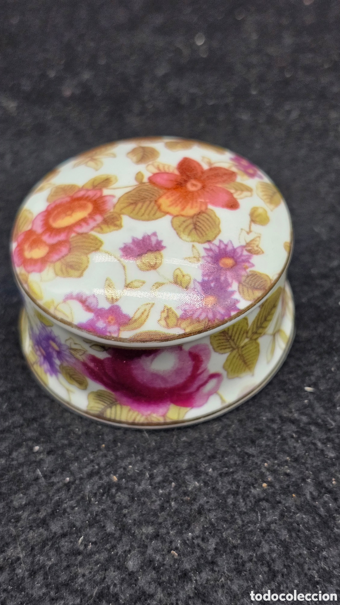 Antig&uuml;edades: Cajita de porcelana de colecci&oacute;n