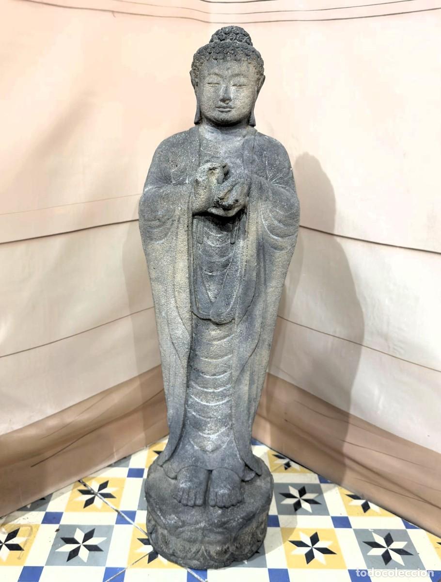 Antig&uuml;edades: Estatua de Buda de pie en piedra gris