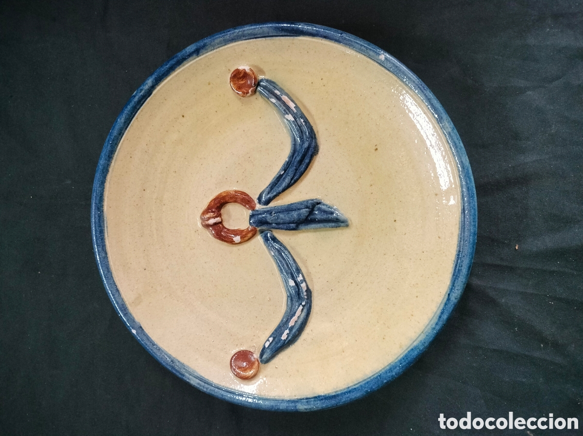 Antig&uuml;edades: Plato de colgar malague&ntilde;o firmado por morillo
