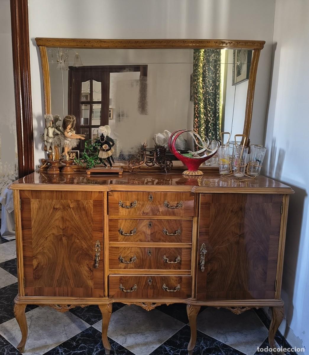 Antig&uuml;edades: Antiguo Conj. Comedor Est. Luis XV, Mesa Ra&iacute;z Nogal, 6 Sillas Terciopelo y Aparador con espejo