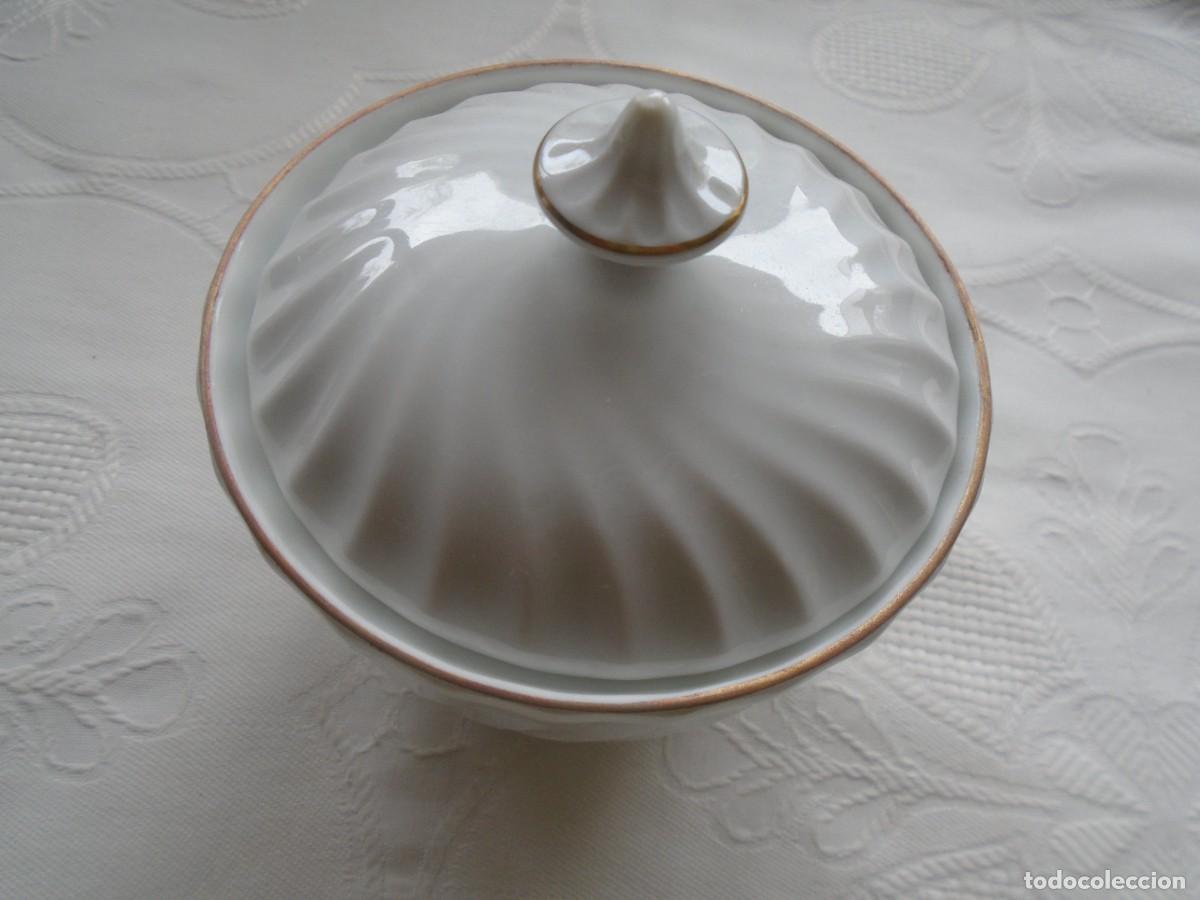 Antig&uuml;edades: AZUCARERO DE PORCELANA BIDASOA. 9 X 10 Cm.