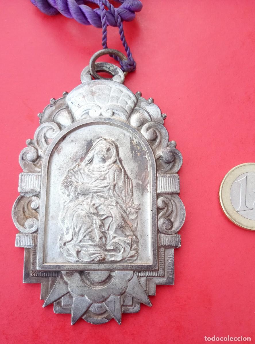 Antig&uuml;edades: Gran Medalla Antigua Virgen Dolorosa. Medina de Rioseco. Valladolid.
