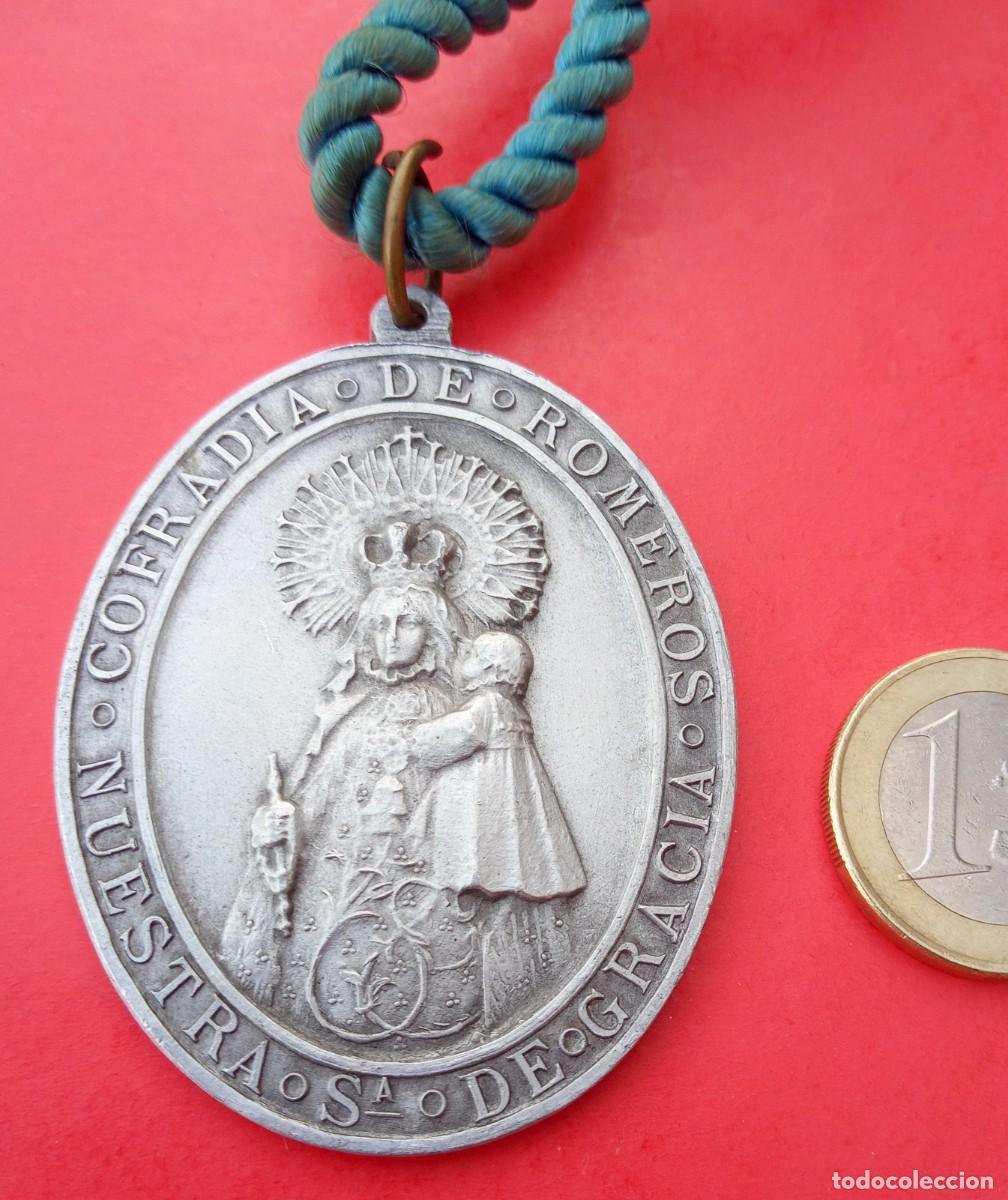 Antig&uuml;edades: GRAN MEDALLA ANTIGUA VIRGEN DE GRACIA COFRADIA DE ROMEROS. ESCORIAL.