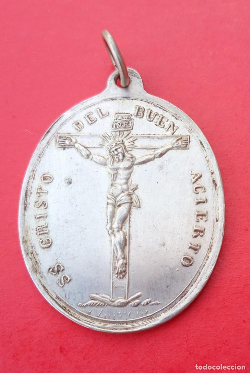 Antig&uuml;edades: Medalla Siglo XIX Santo Cristo del Buen Acierto y Benditas Almas. Alfas del Pi. Alicante.