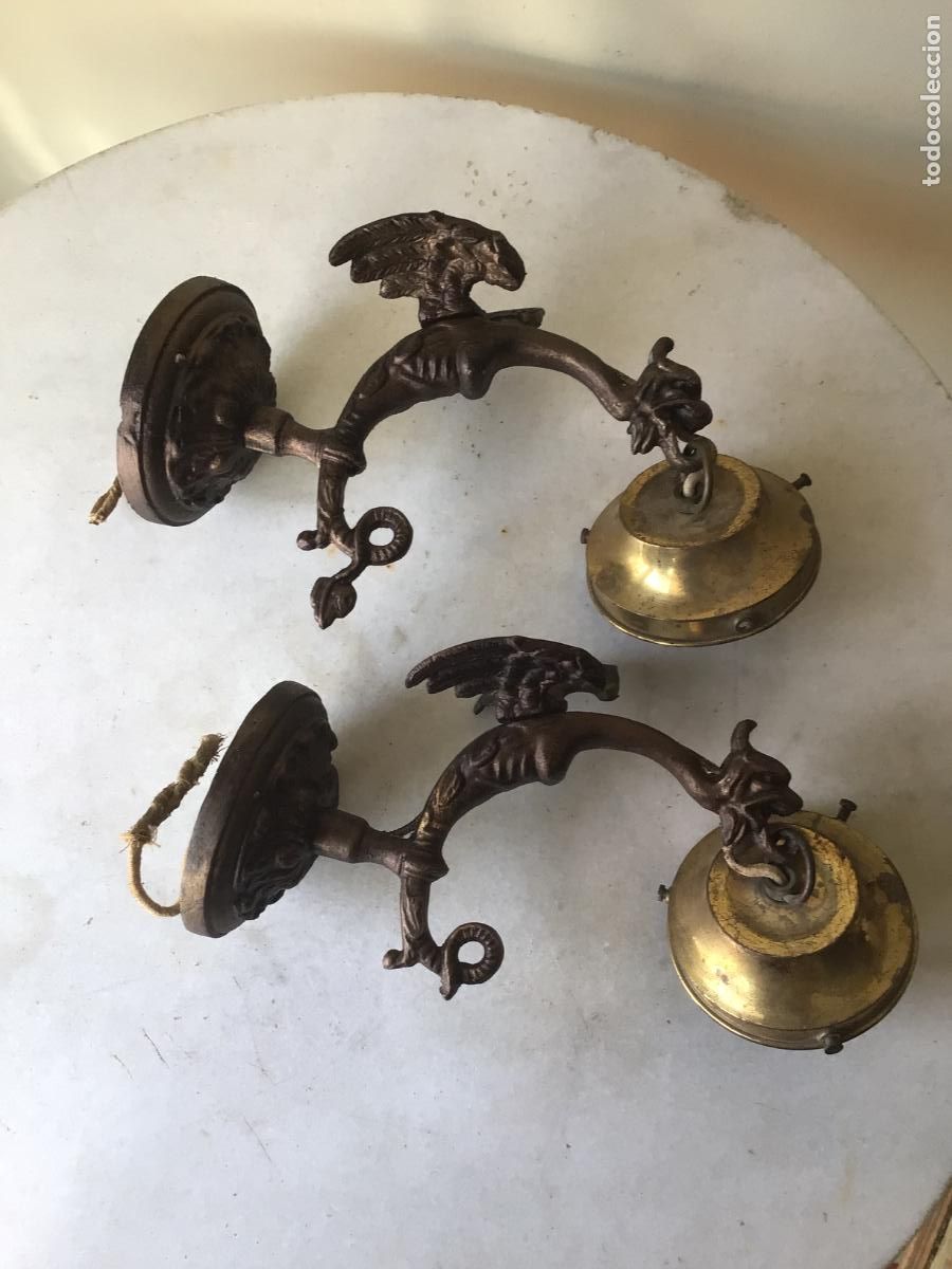 Antiques: 2 APLIQUES ANTIGUOS , 2 DRAGONES MODERNISTAS SUJETANDO LAMPARAS