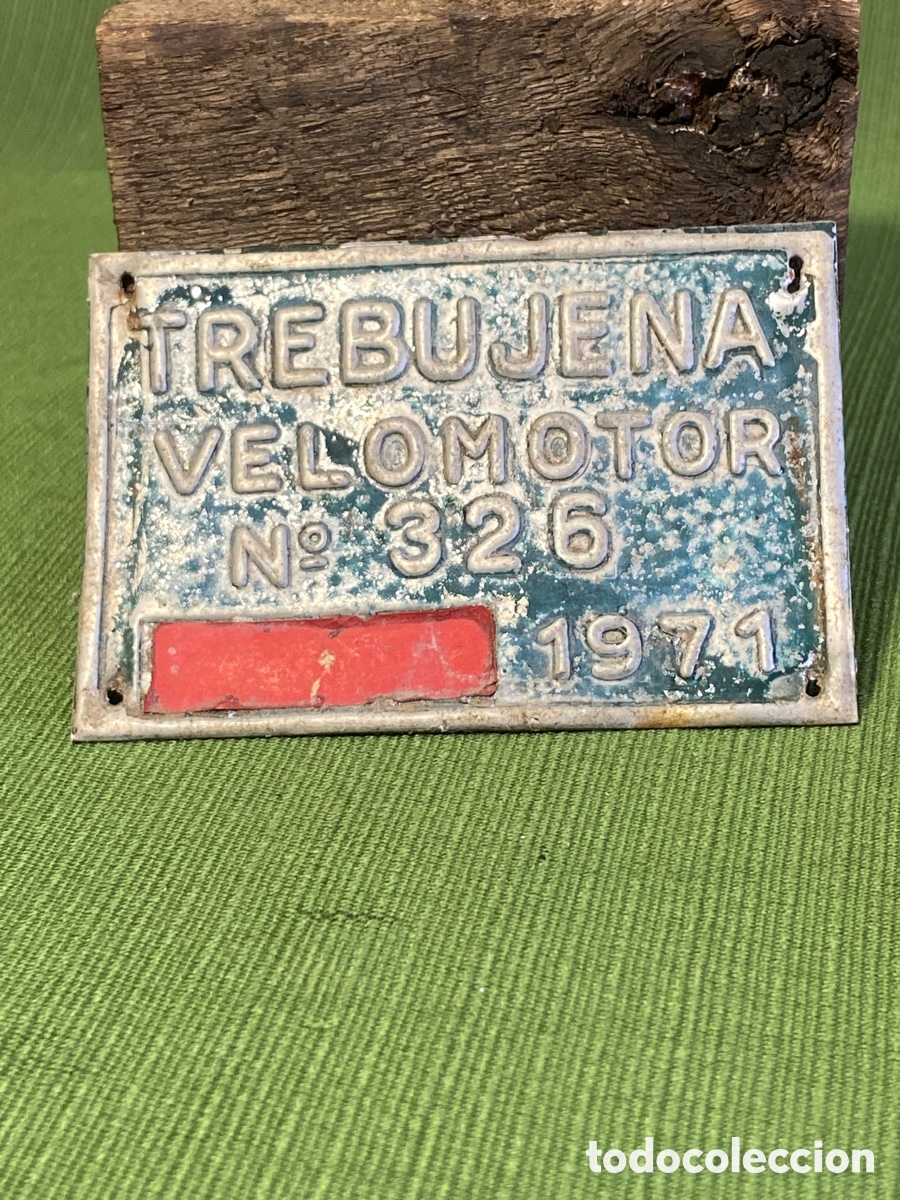 Antig&uuml;edades: Antigua placa de velomotor (bicicleta - veloc&iacute;pedo) de Trebujena, C&aacute;diz.