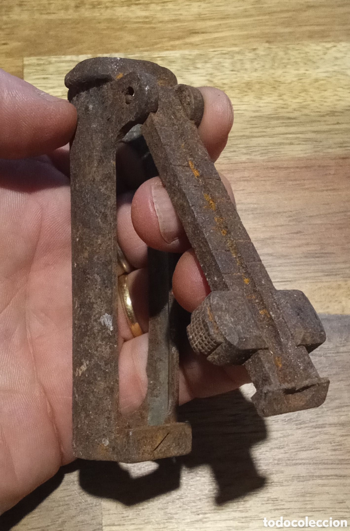 Antig&uuml;edades: Guerra Civil. Alza de mira de fusil Mauser.