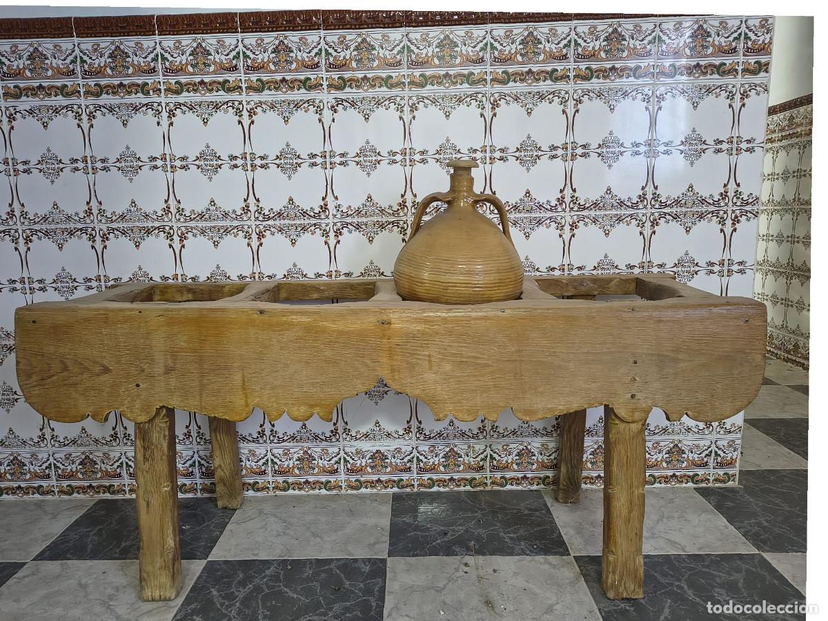 Antig&uuml;edades: Antigua Cantarera de Madera de 4 huecos y 1 C&aacute;ntaro original con su tap&oacute;n de madera. (XIX/XX)