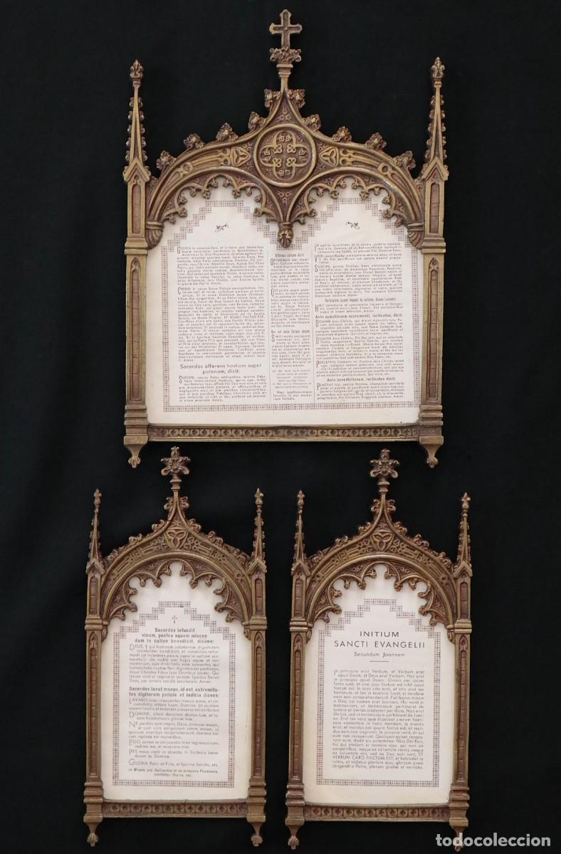 Antig&uuml;edades: Tr&iacute;ptico de sacras de estilo neog&oacute;tico elaboradas en bronce dorado. Hacia 1900