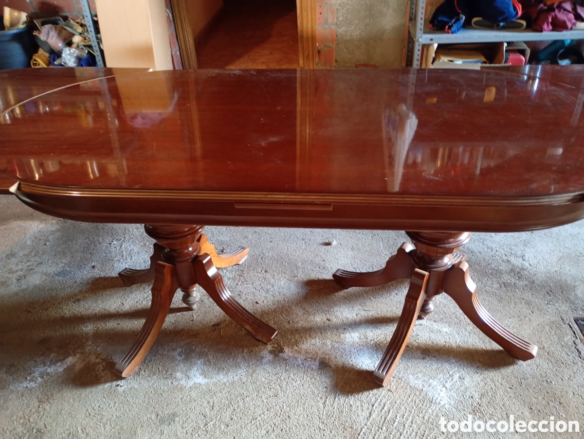 Antig&uuml;edades: Mesa de madera de nogal