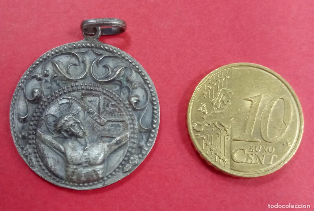 Antig&uuml;edades: Medalla Antigua Santo Cristo de Balaguer.