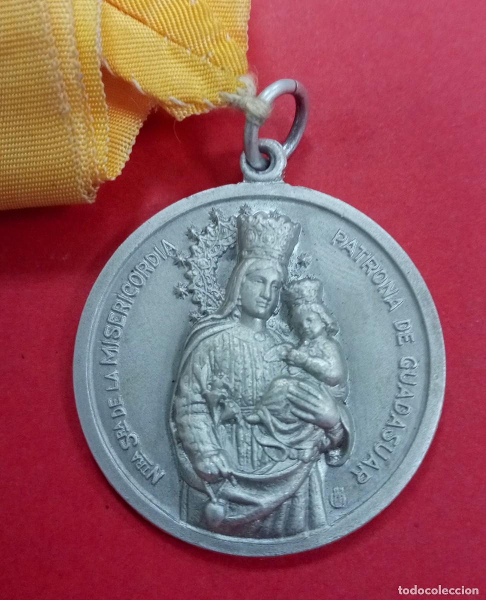 Antig&uuml;edades: Medalla Antigua Virgen de la Misericordia. Guadasuar. Valencia.