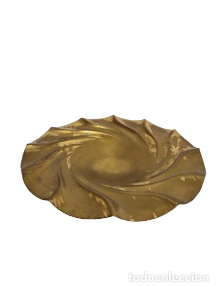 Antig&uuml;edades: Decorativo Centro de Mesa, Mid-Century - Bandeja, Frutero Lat&oacute;n Macizo - Vintage - A&ntilde;os 50-60