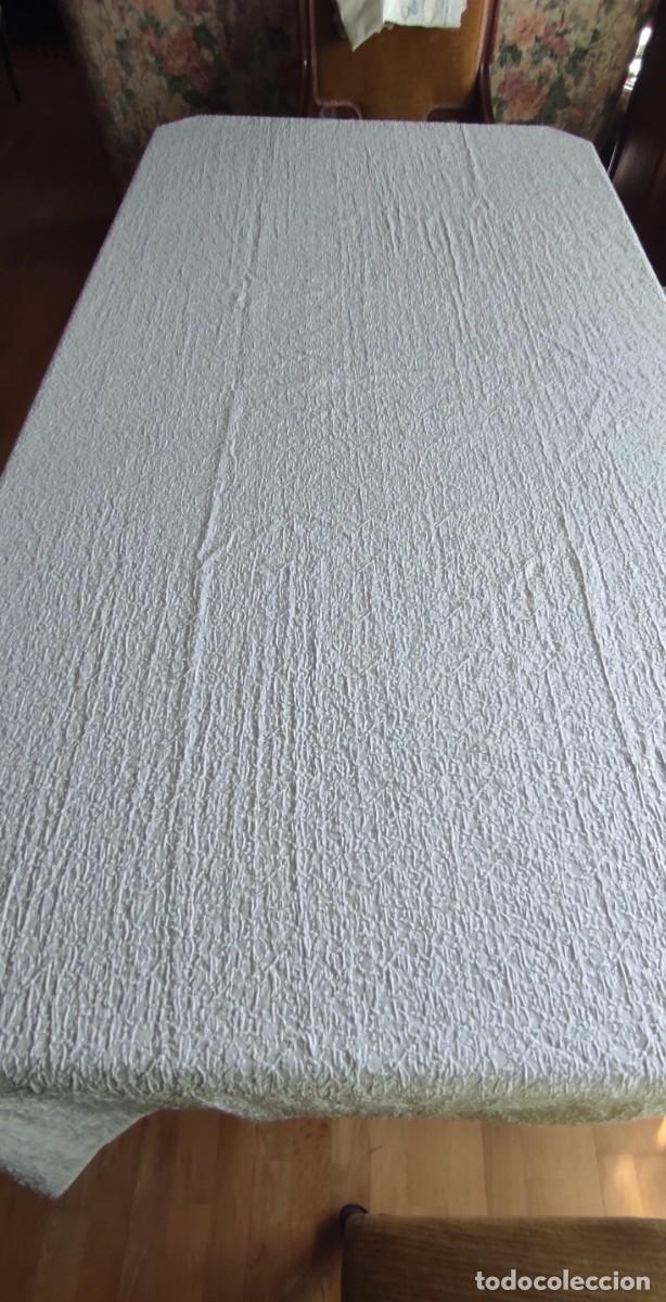 Antig&uuml;edades: ANTIGUO MANTEL BLANCO / COLCHA LIGERA VINTAGE. - MEDIDAS 155 x 210 cm&rdquo;