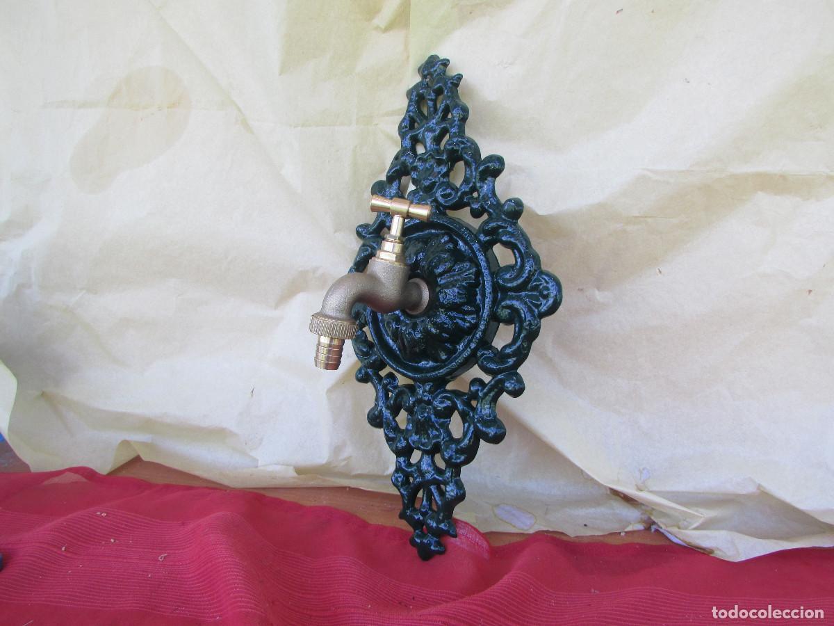 Antiques: Fuente de pared en aluminio fundici&oacute;n forma de rejilla en rombo con grifo lat&oacute;n. 50 a&ntilde;os. Estreno
