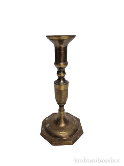 Antig&uuml;edades: Candelabro - Bronce Cincelado - Altura 25 cm