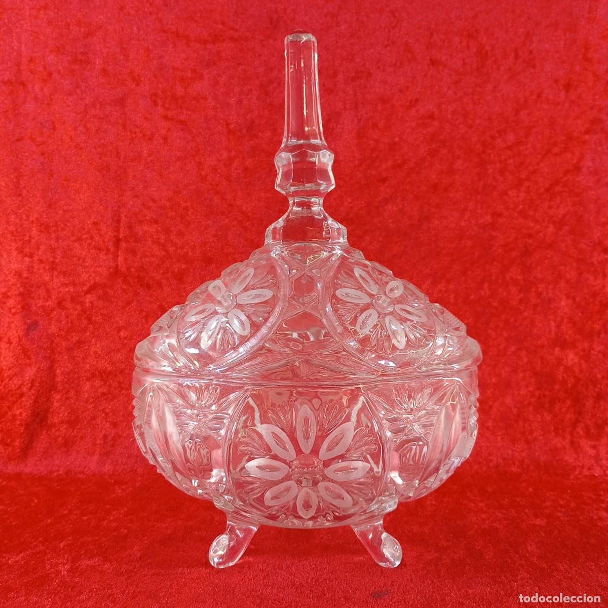 Antig&uuml;edades: BOMBONERA DE CRISTAL - TALLADA A MANO - DISE&Ntilde;O CL&Aacute;SICO CON PATRONES FLORALES - 275 X 185 X 130 MM