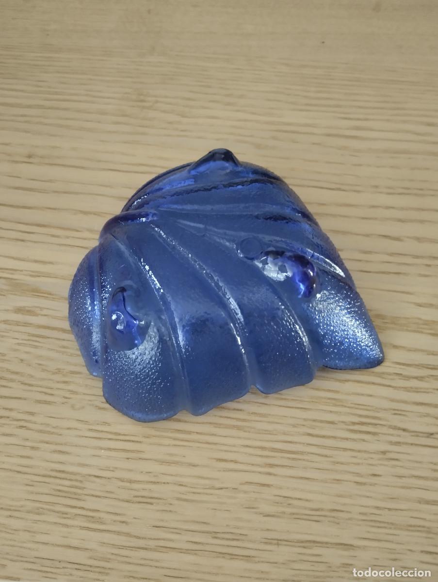 Antig&uuml;edades: cuenco de cristal azul con forma de hoja - Foto 2