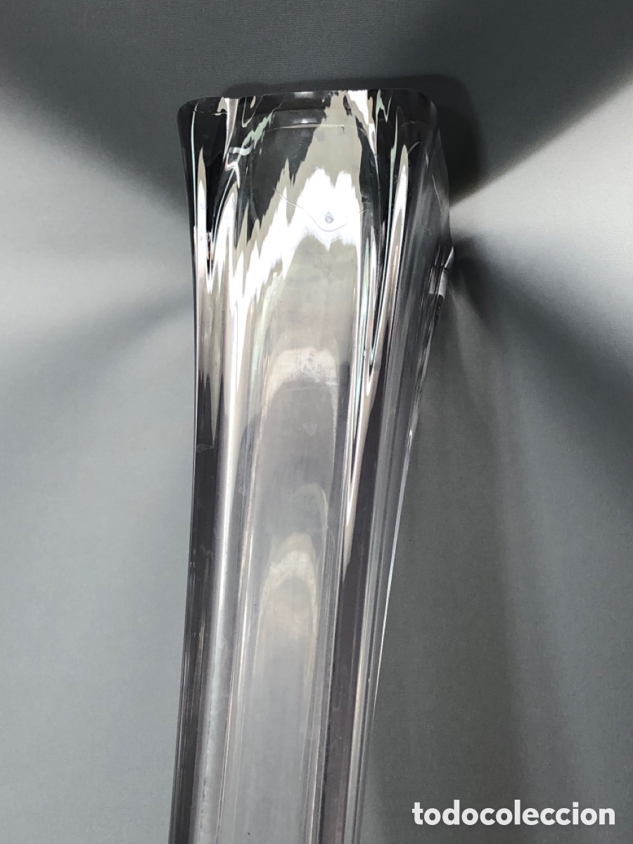 Antig&uuml;edades: 81 cm ALTO &bull; Antiguo e impresionante cristal violetero soliflore