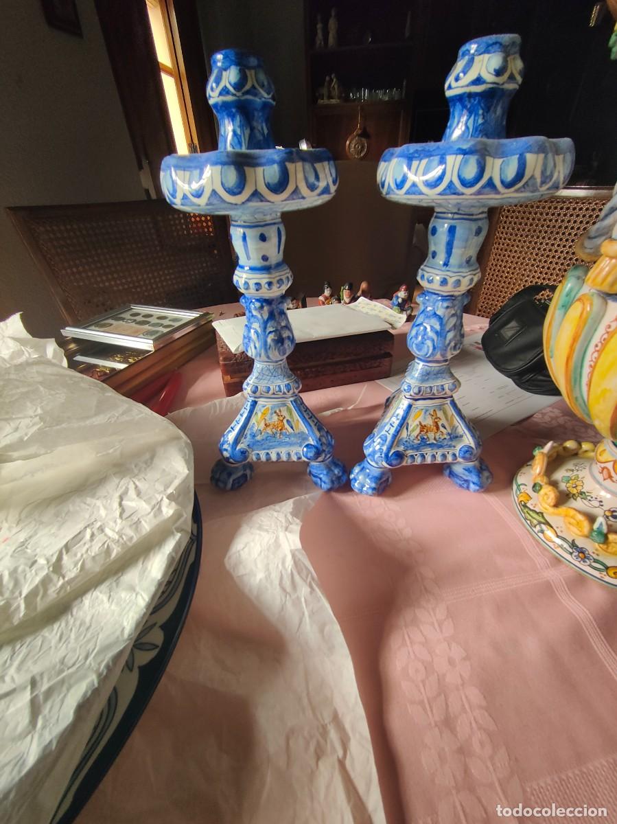 Antig&uuml;edades: Pareja de candelabros cer&aacute;micos VG Spain 34 cm &ndash; Modelo 320 &ndash; Pintados a mano