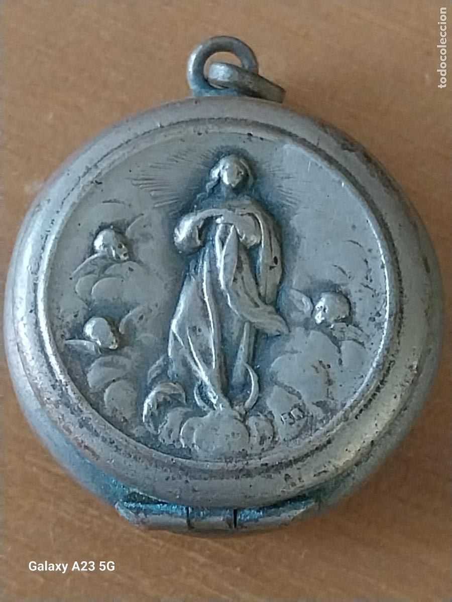 Antig&uuml;edades: CAJITA GUARDA RELIQUIAS CON VIRGEN RELIEVE 2.47CMS ORIGINAL ANTIGUA