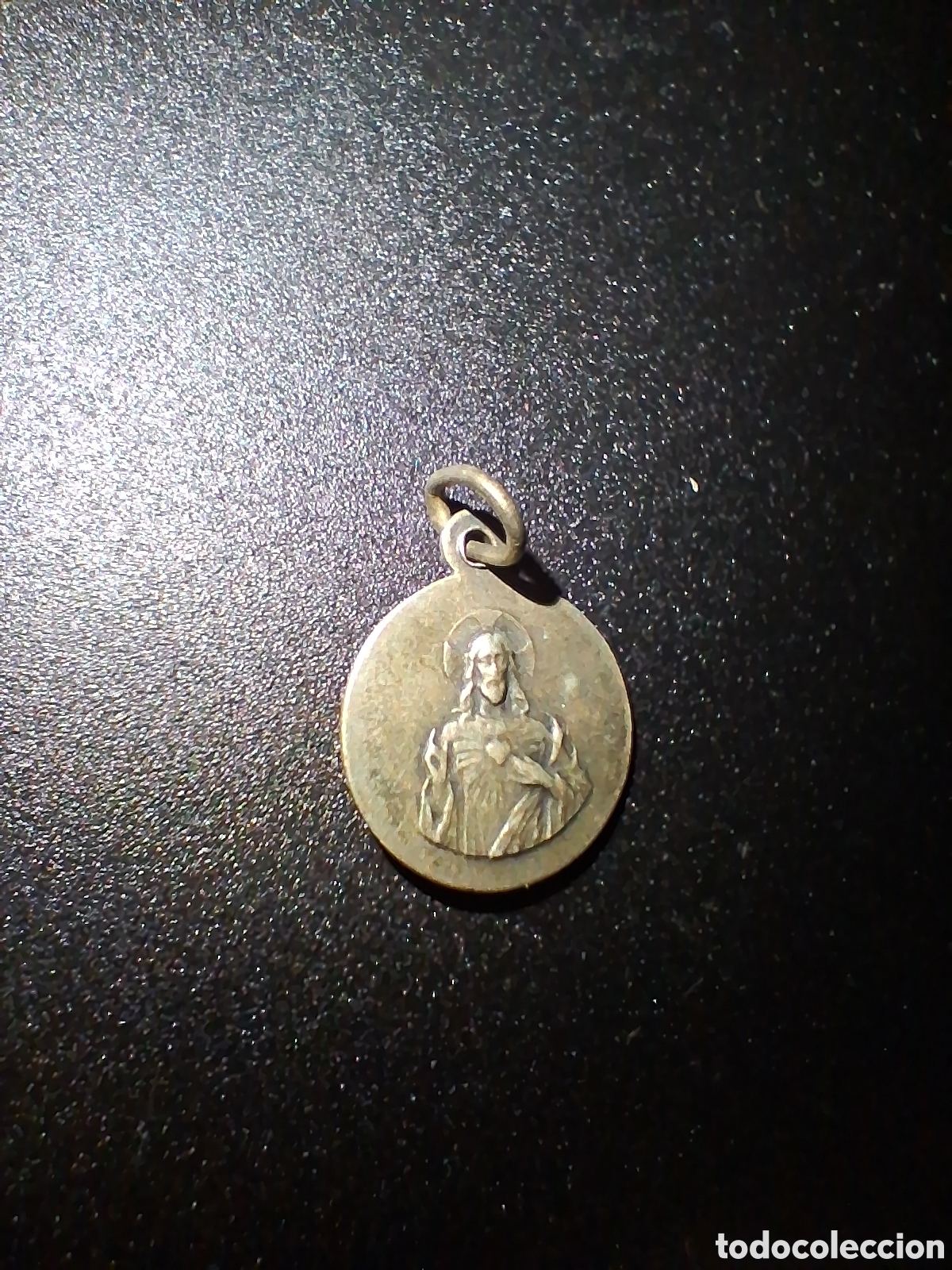 Antig&uuml;edades: Medalla antigua de Cristo y Virgen &ndash; metal plateado con p&aacute;tina original