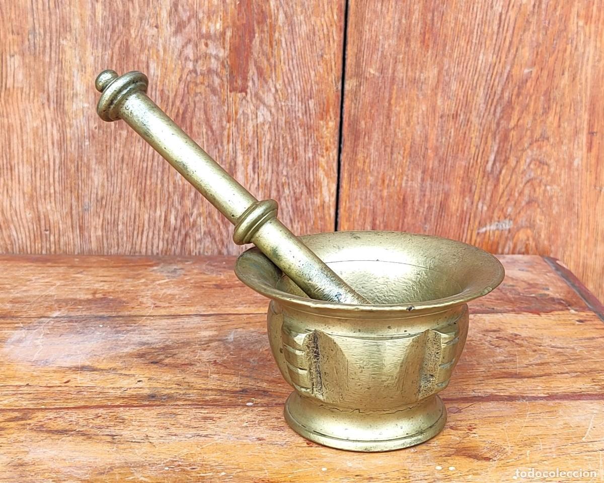 Antig&uuml;edades: Almirez de bronce con mano y almirecero - Foto 6