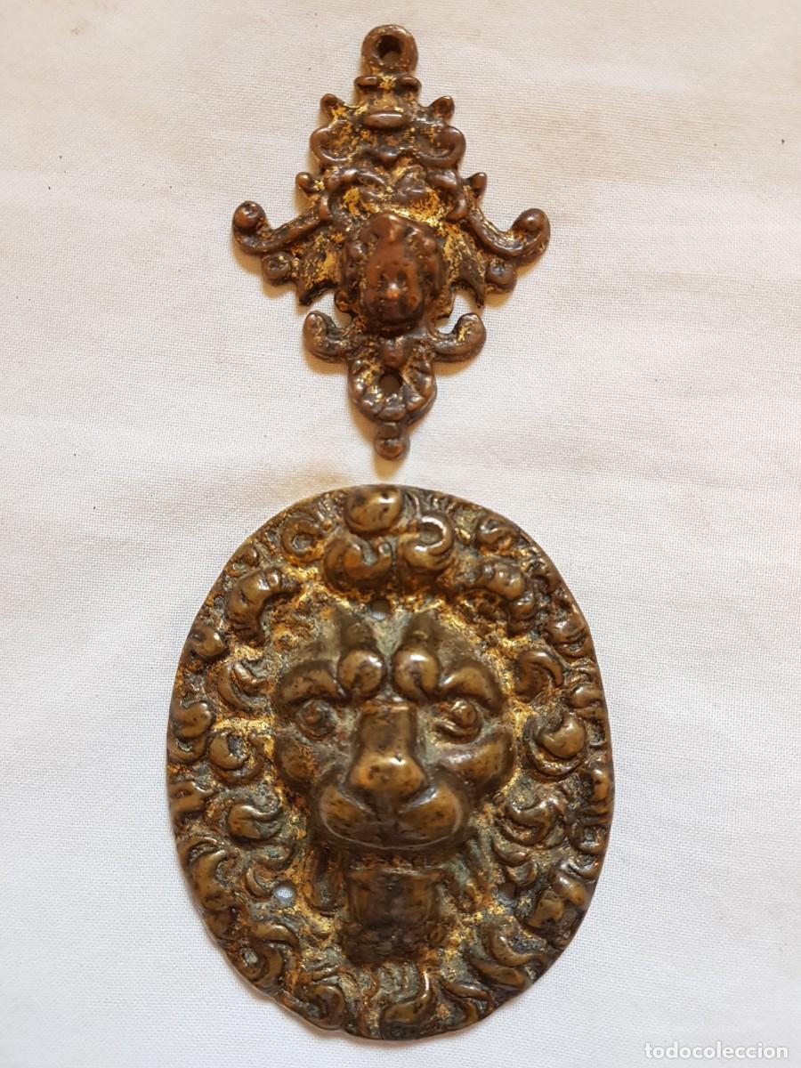 Antig&uuml;edades: Aplique bronce y &aacute;ngel. Siglo XVII-XVIII