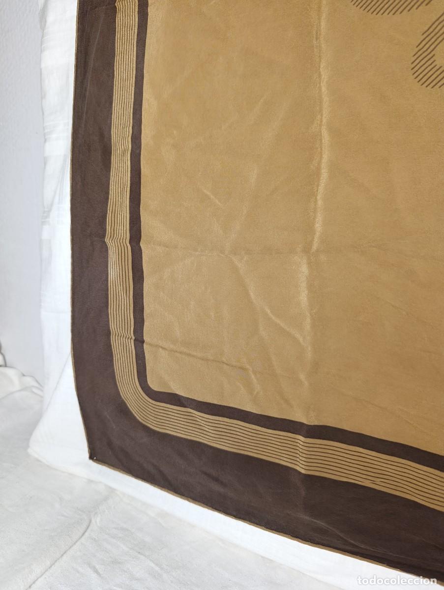Antig&uuml;edades: ELEGANTE PA&Ntilde;UELO DE SEDA DE LOEWE - Foto 3