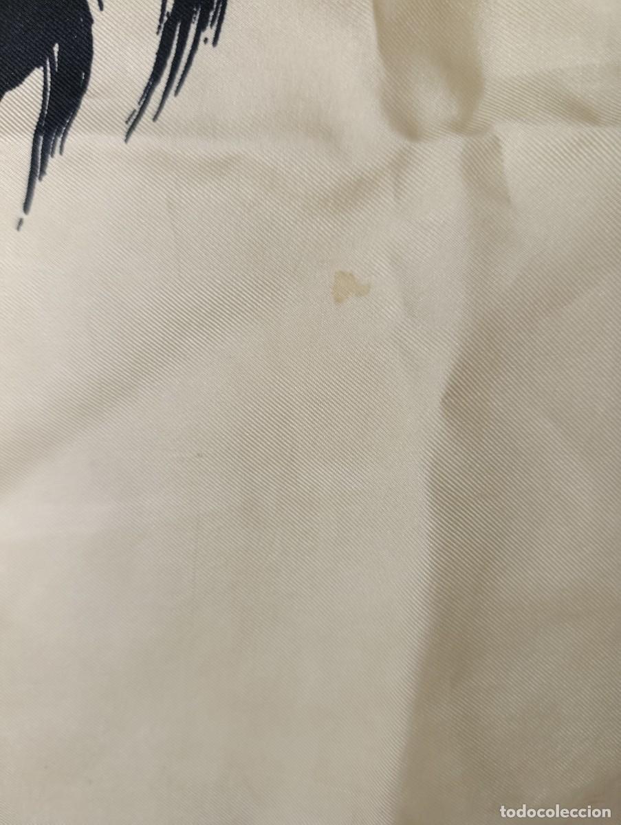Antig&uuml;edades: ELEGANTE PA&Ntilde;UELO DE GIVENCHY - Foto 3