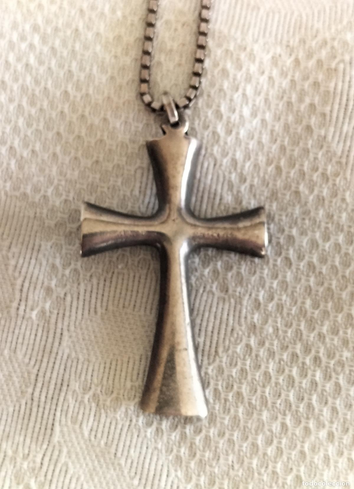 Antig&uuml;edades: CRUZ CON CADENA EN PLATA DE LEY. - Foto 3