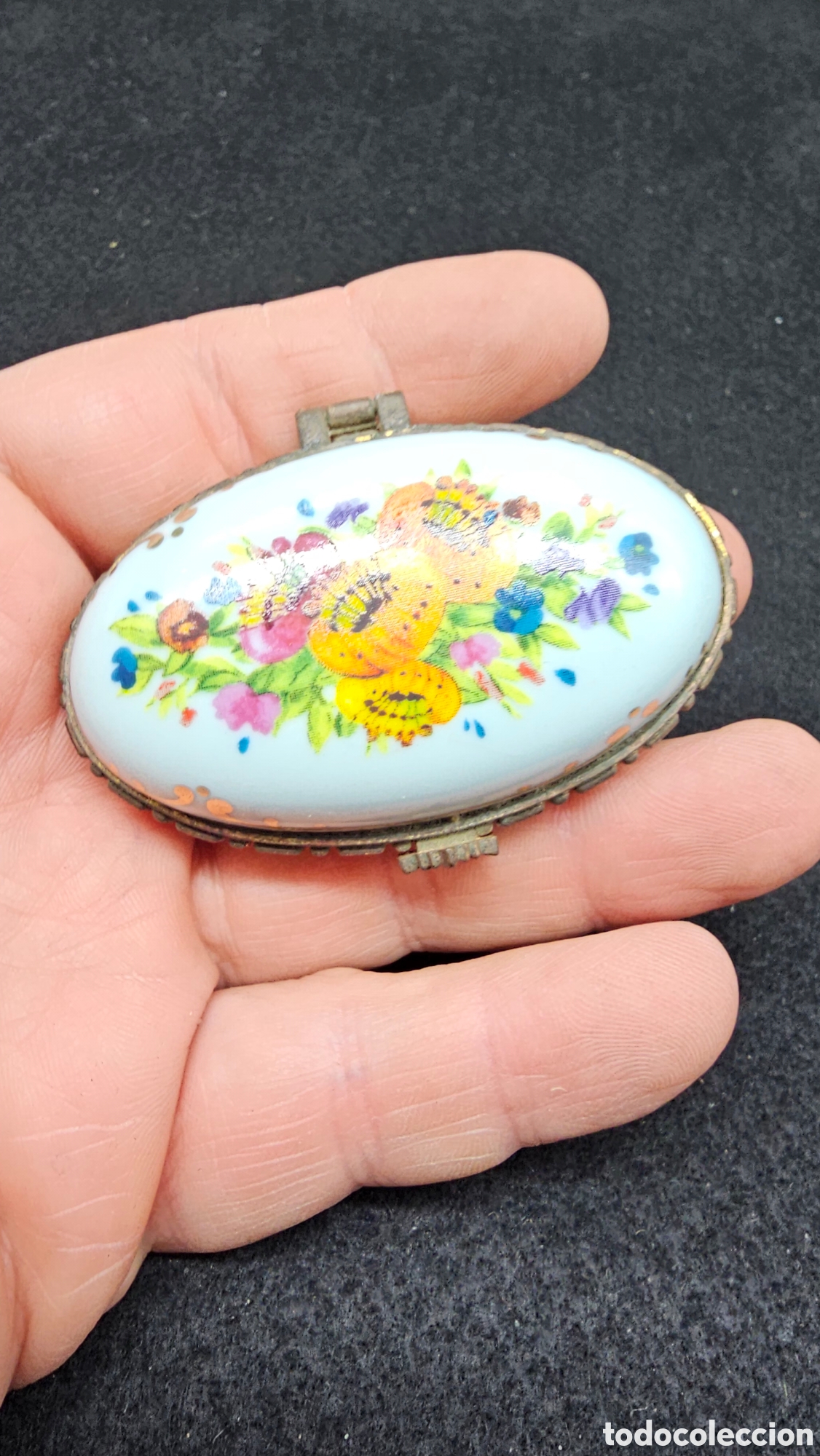 Antig&uuml;edades: Cajita de porcelana de colecci&oacute;n