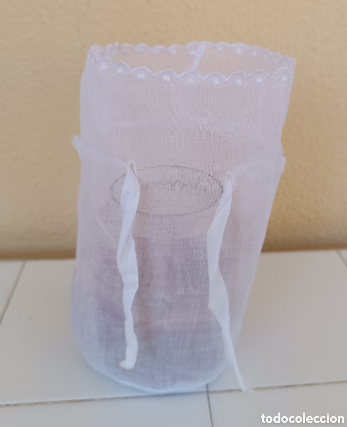 Antig&uuml;edades: BOLSA bolsita en organza, con Bodoques y bordado, base redonda, con cinta algod&oacute;n para cerrar, atar.